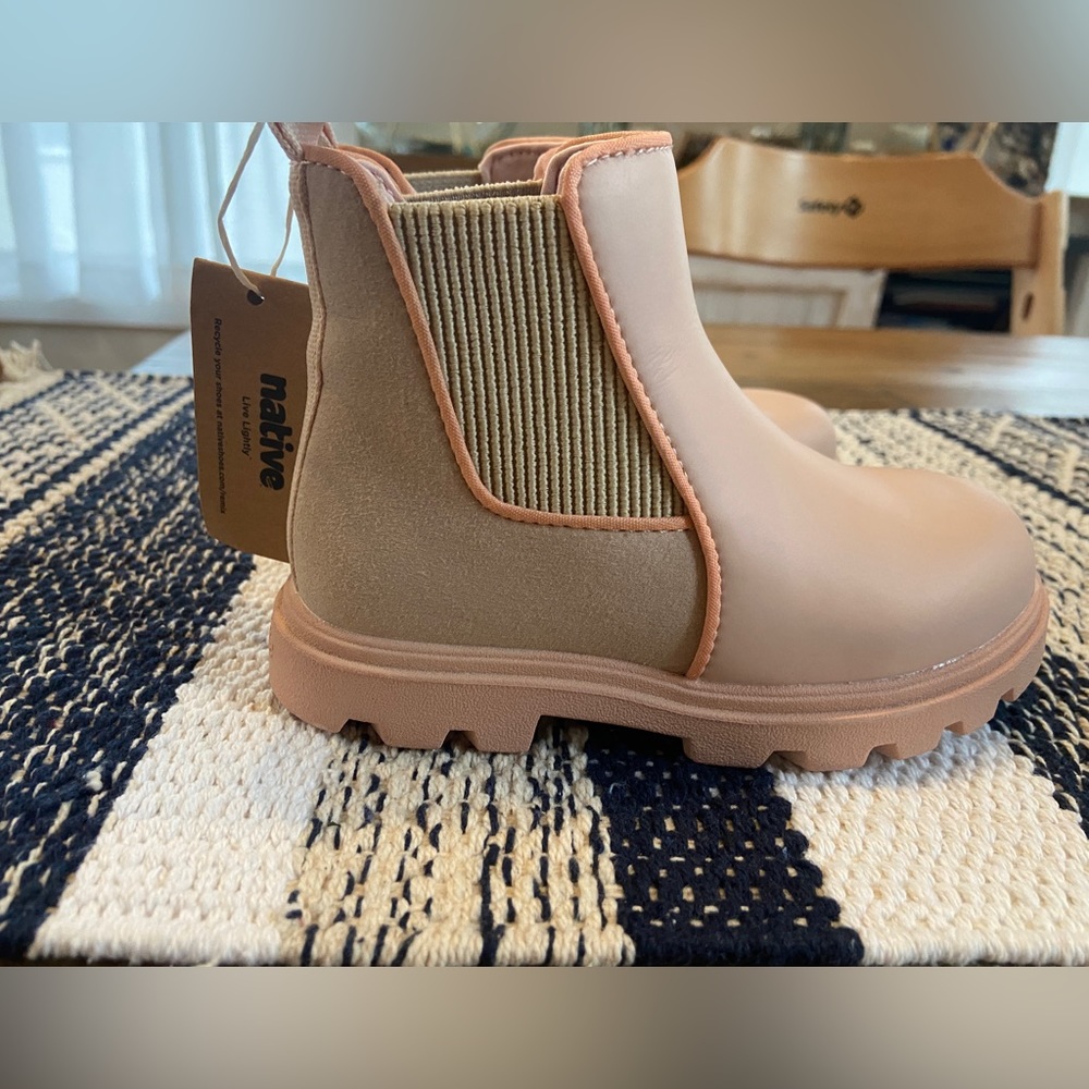 Native Kensington Treklite boots